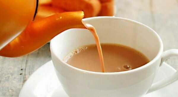 Напиток аристократов; чай с молоком: польза и вред